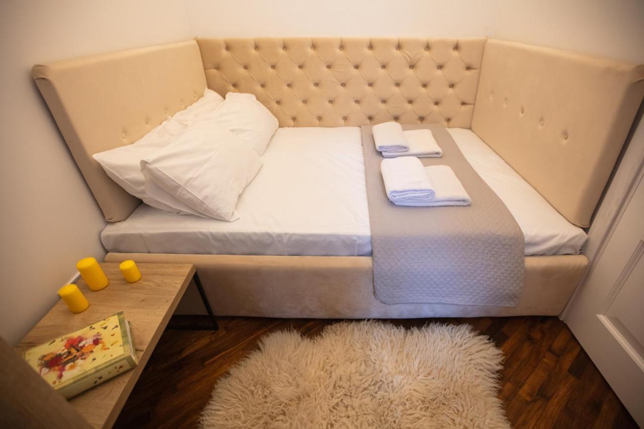 Friends House- Сучасні Апартаменти В Центрі Львова Dış mekan fotoğraf